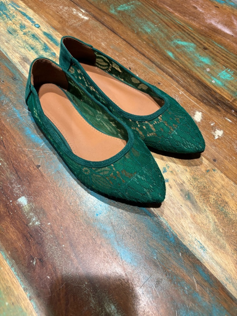 Ollio Green Lace Pointed Toe Flats